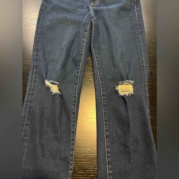 Express Slim Super High Rise Dark Wash with Tears at Knee Size 6S - Picture 6 of 8